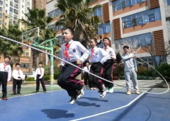 深化推进全区教师的教育才能和专业素质